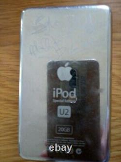 Apple iPod Classic 4th Gen U2 Special Edition Black/Red (20GB) + Retro DAB radio