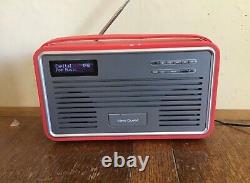 Quest Retro DAB radio