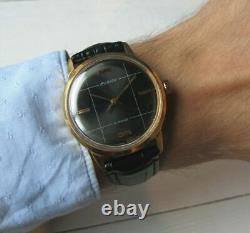 Montre-bracelet d'origine soviétique vintage Raketa 2609 Petrodvorets USSR, montre révisée