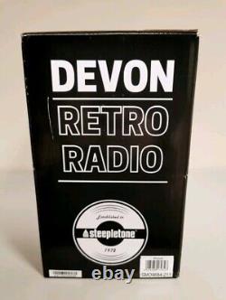 Radio vintage Steepletone Devon DAB/FM des années 1960 en style rétro classique portable noir