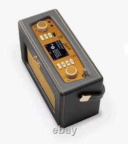 Réveil Roberts iStream 3 portable DAB/FM rétro avec radio Bluetooth intelligente en charbon de bois