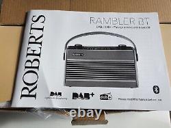Roberts Rambler DAB/FM/Bluetooth Retro Radio Pastle Cream would be translated as 'Radio rétro Roberts Rambler DAB/FM/Bluetooth crème pastel' in French.